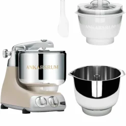 Assistent Original AKM 6230 köksmaskin med glasstillbehör och extra vispskål, röd