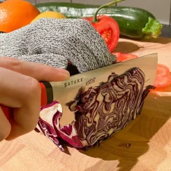 Barnkniv och skärsäker handske