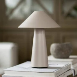 Cannes IP44 portabel bordslampa, beige
