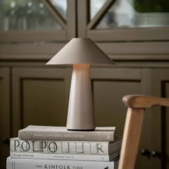 Cannes IP44 portabel bordslampa, beige