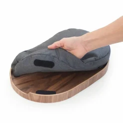 CurveLine Laptray knäbricka med anti-slip, medium, pilträ