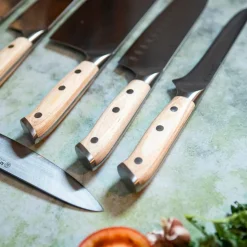 3 delar, Knivset