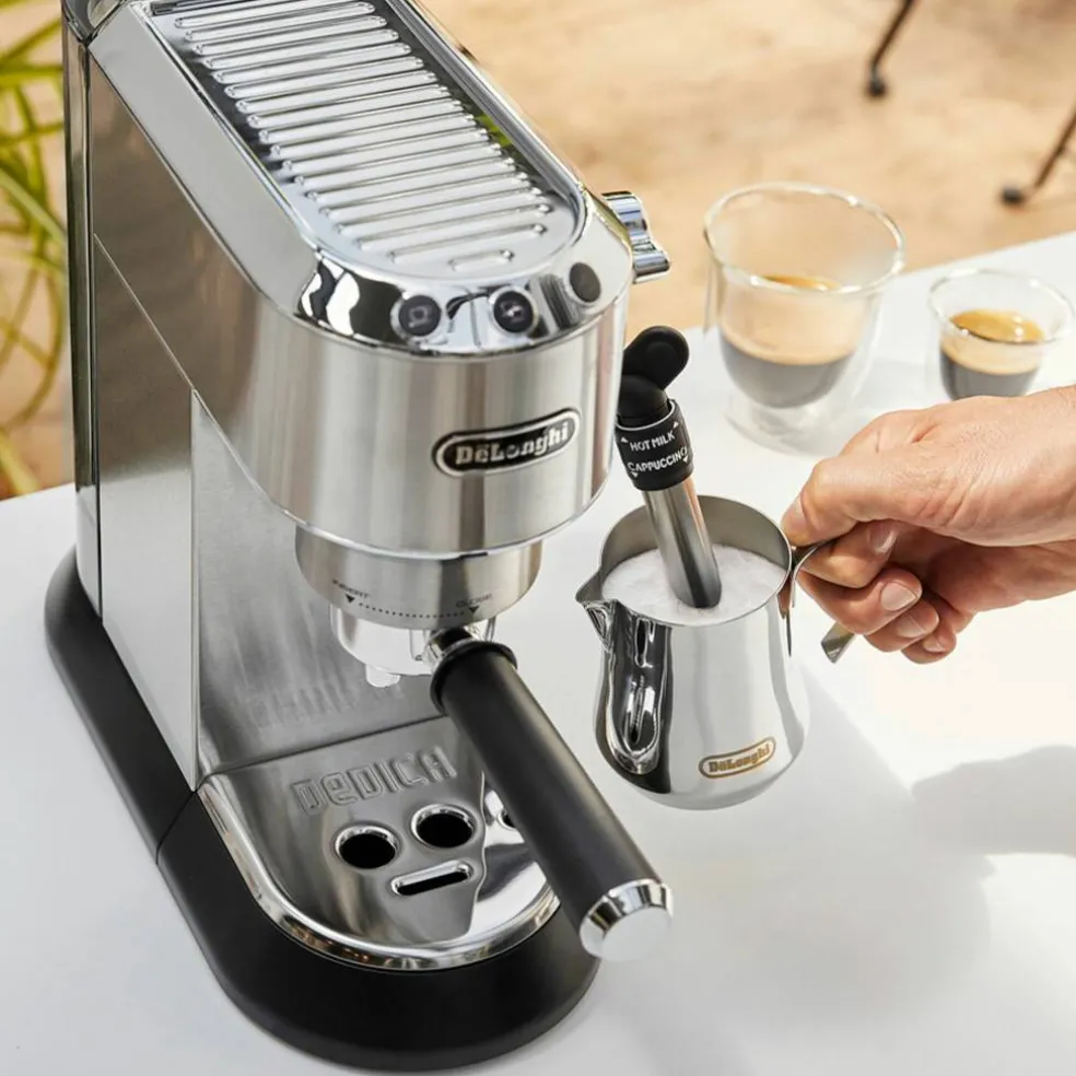 EC685.BK Espressomaskin Svart