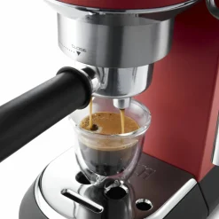 EC685.BK Espressomaskin Svart