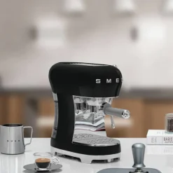 ECF02 Espressomaskin, röd