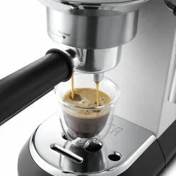 EC685.R Espressomaskin Röd