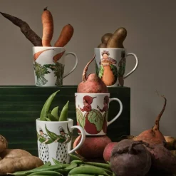 Elsa Beskow mugg med handtag 28 cl, Mrs Beetroot