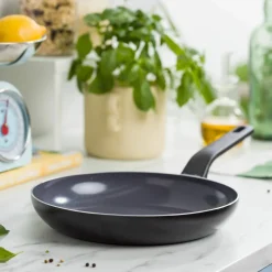 Essence stekpanna 28 cm, svart
