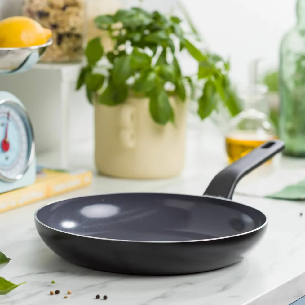 Essence stekpanna 30 cm, svart