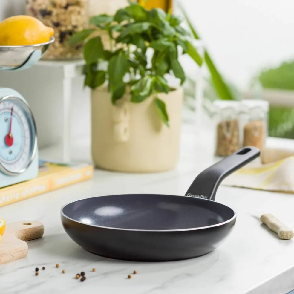 Essence stekpanna 24 cm, svart