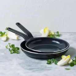 Essence stekpanneset 24 + 28 cm, svart