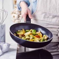 Essence wokpanna 28 cm, svart