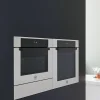FMOD4077MTB3 Modern kombiugn med mikrovågsfunktion, svart glas
