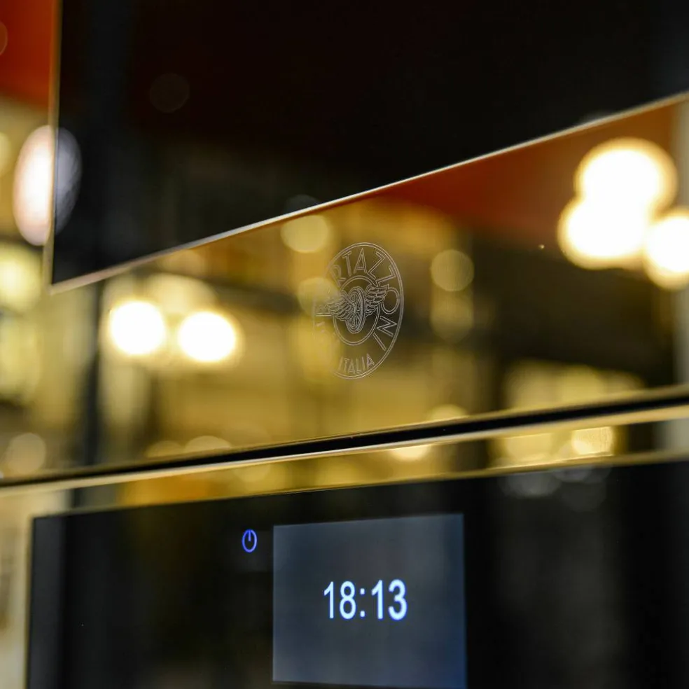 FMOD4077MTM3 Modern kombiugn med mikrovågsfunktion, brons