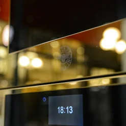 FMOD6117PTG3 Modern inbyggnadsugn med pyrolys 80 liter, guld