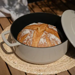 Gjutjärnsgryta med lock 28 cm/5,3 liter, sand