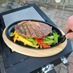 Gjutjärnspanna med avtagbart handtag
