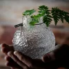 Glasvas med rund mönstrad struktur, 30cm