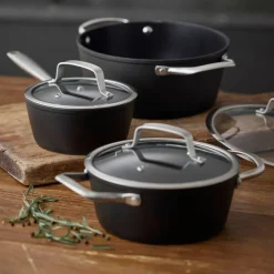 Gryta med glaslock 2,1 liter 20 cm, svart aluminium