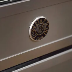 HER125I2EAVT2 Heritage induktionsspis 120 cm med 5 zoner, elektriskt stekbord och 2 ugnar, elfenbensvit