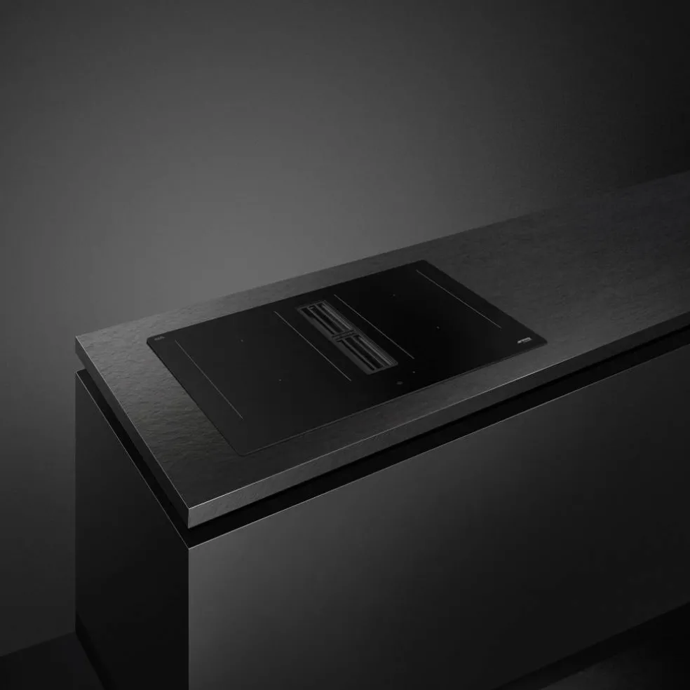 HOBD382N2 induktionshäll 83 cm med integrerad fläkt