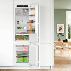 KIN96VFD0 Serie 4 integrerat kombiskåp 193,5 × 55,8 cm