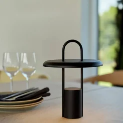 LED-lampa, svart