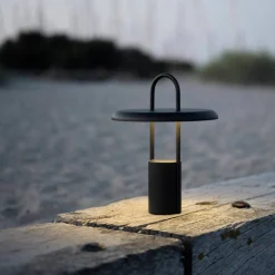 LED-lampa, svart
