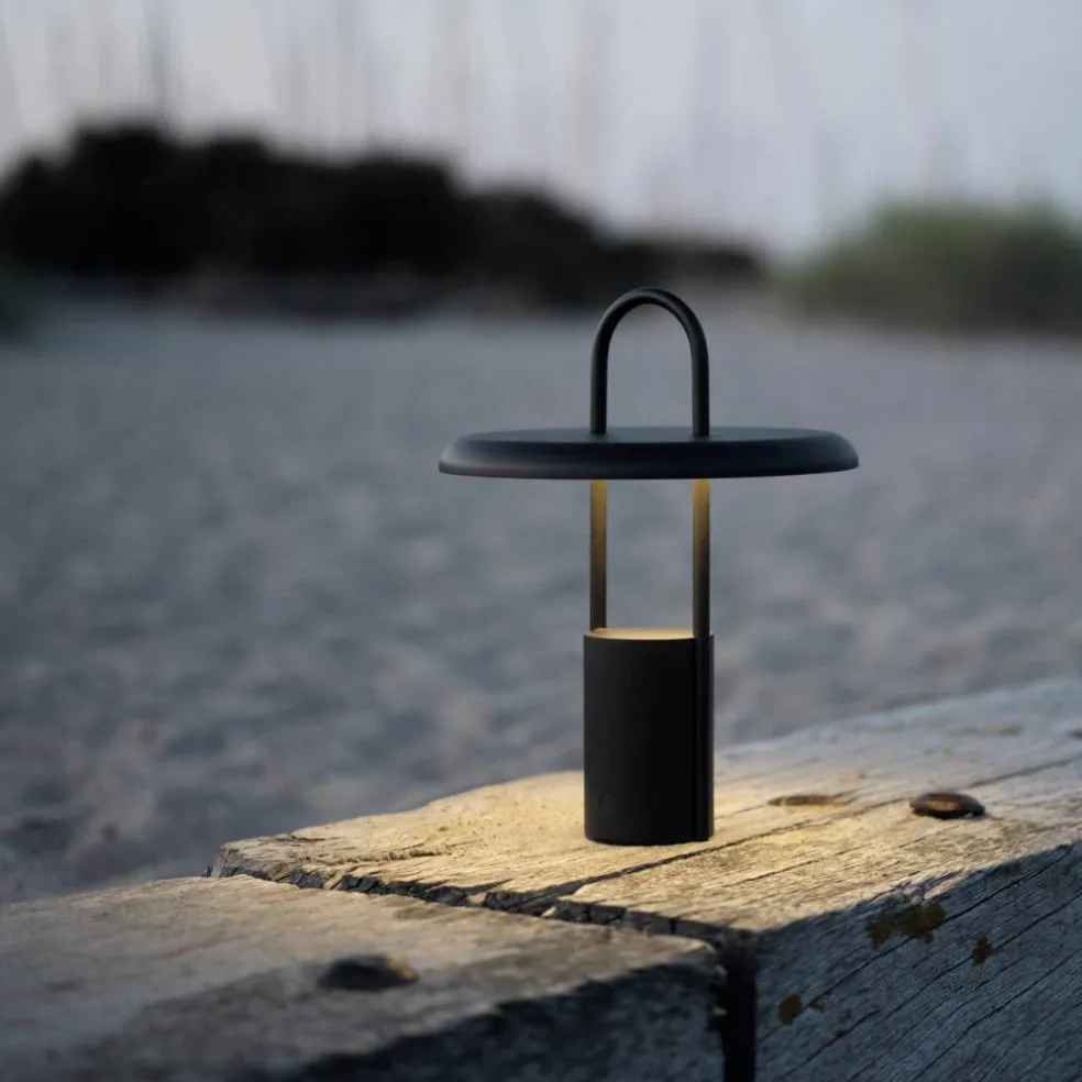 LED-lampa, svart
