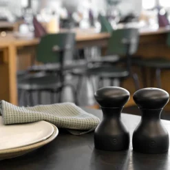 Lyon Salt- och pepparkvarnset 10 cm, svart