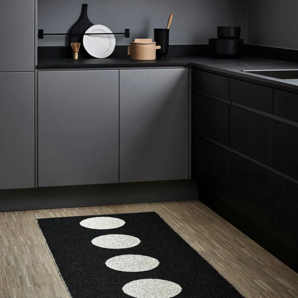 Matta Vera, 70 x 300 cm, black/vanilla