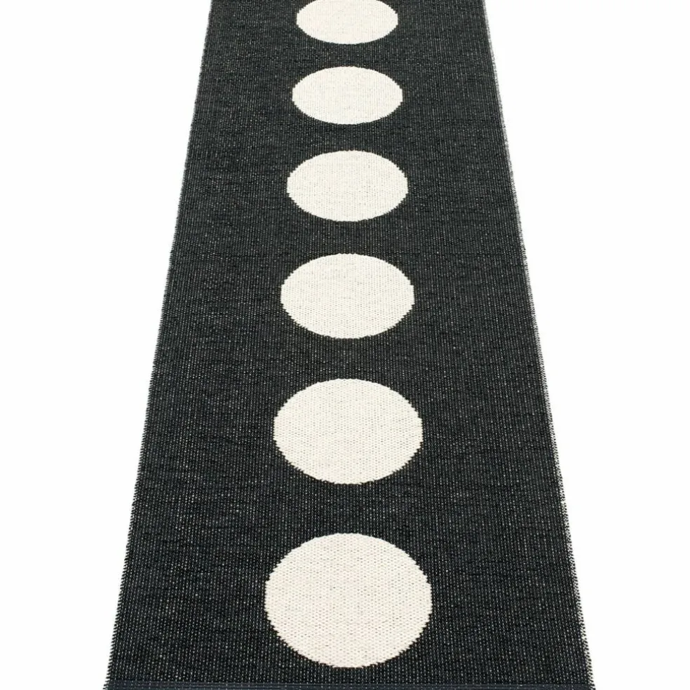 Matta Vera, 70 x 225 cm, black/vanilla