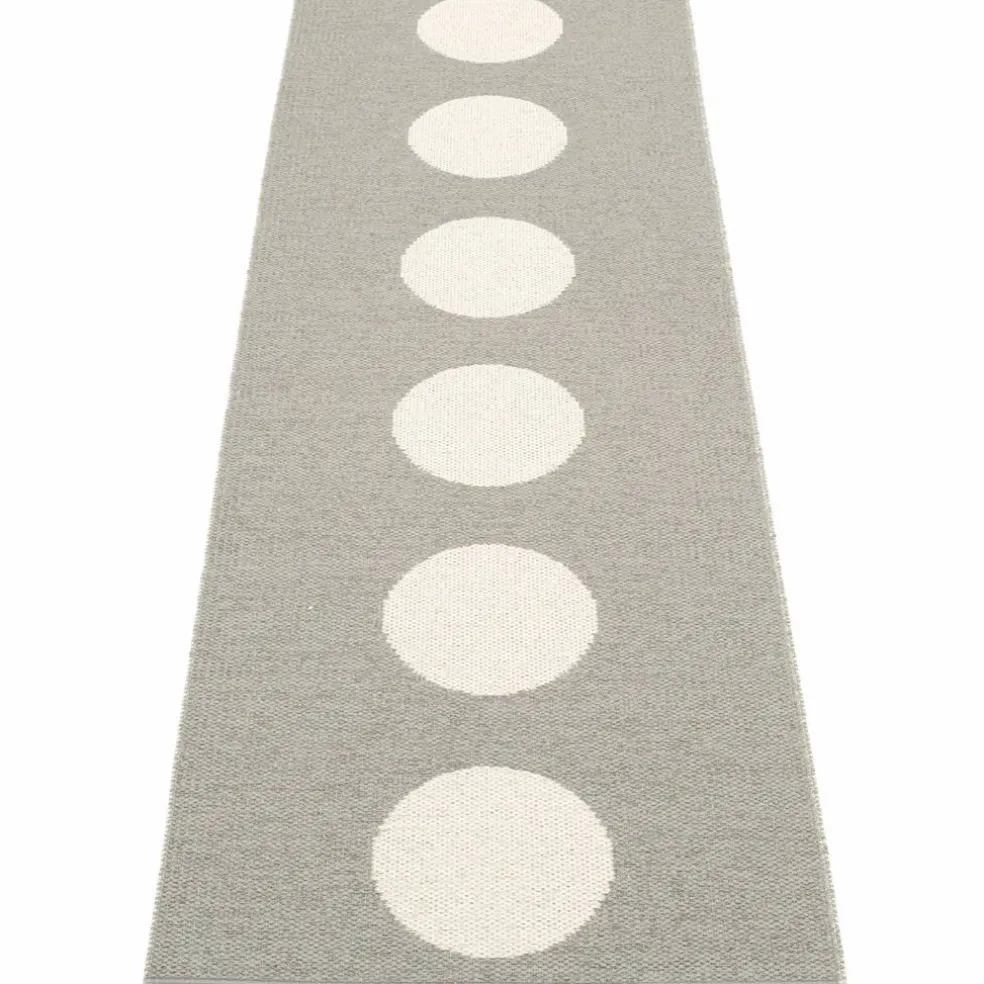 Matta Vera, 70 x 225 cm, warm grey/vanilla