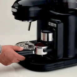 Moderna Espressomaskin med kaffekvarn, svart