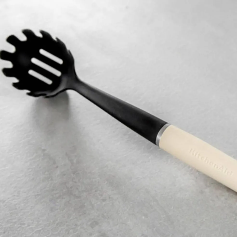 Pastaslev, almond cream