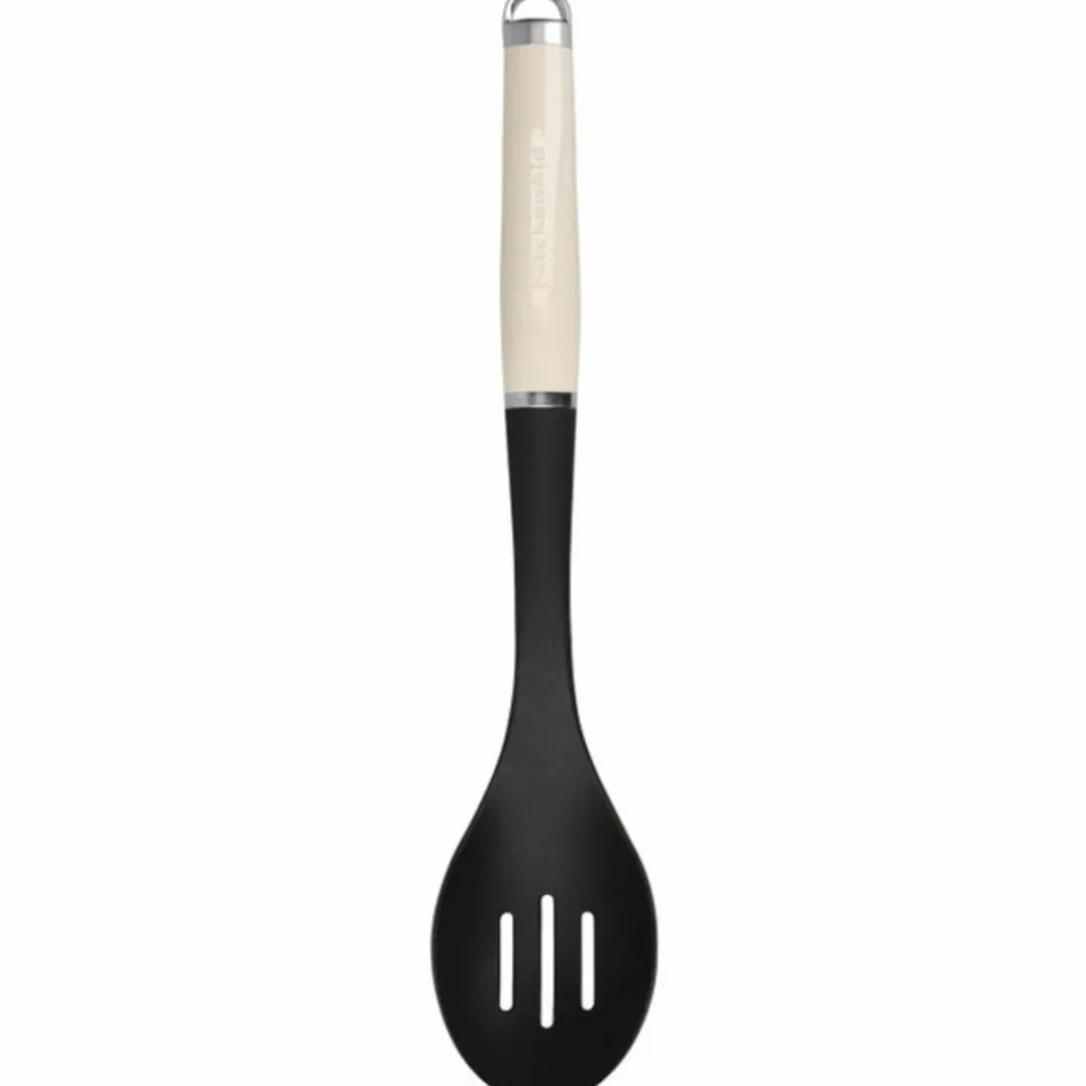 Perforerad slev, almond cream