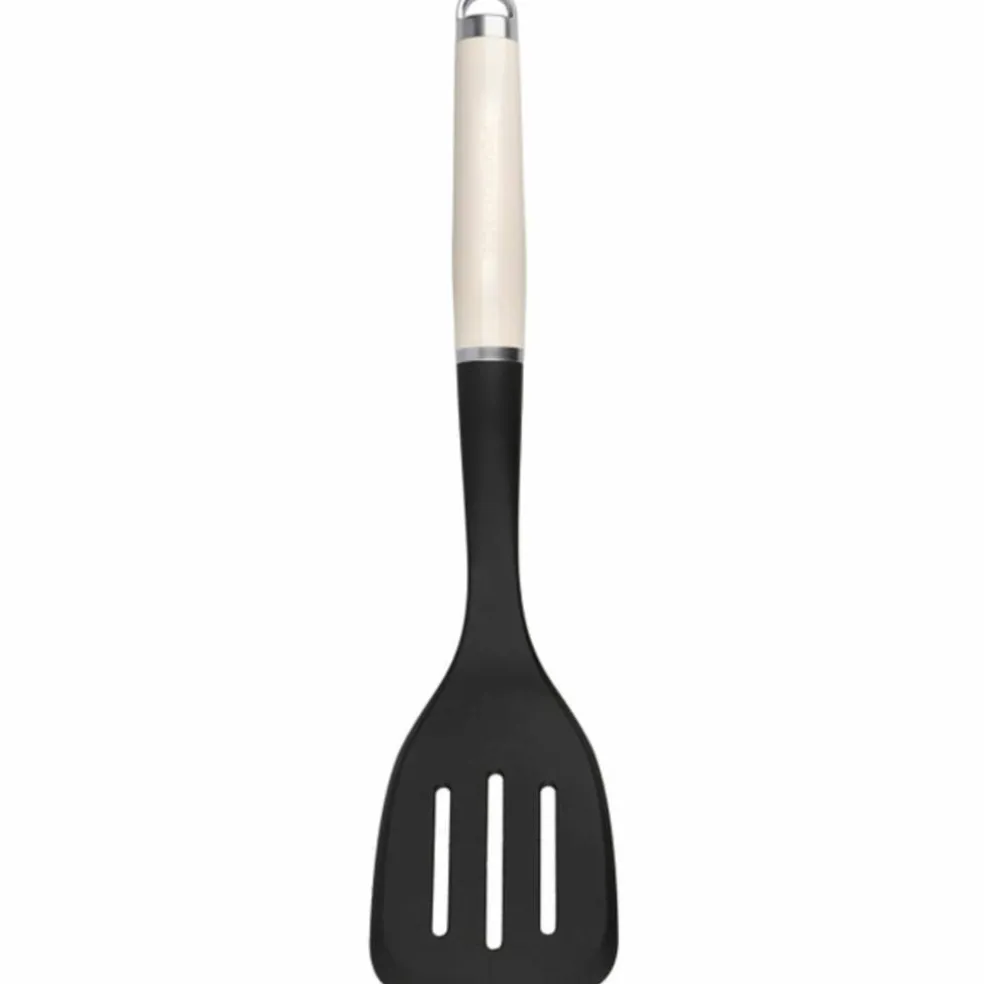 Perforerad stekspade, almond cream