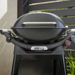 Q3200N+ Gasolgrill med premiumvagn