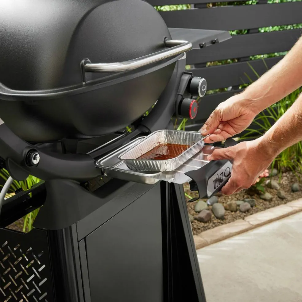 Q3200N+ Gasolgrill med premiumvagn