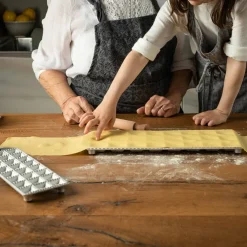 Ravioliform för 24 kvadratiska ravioli