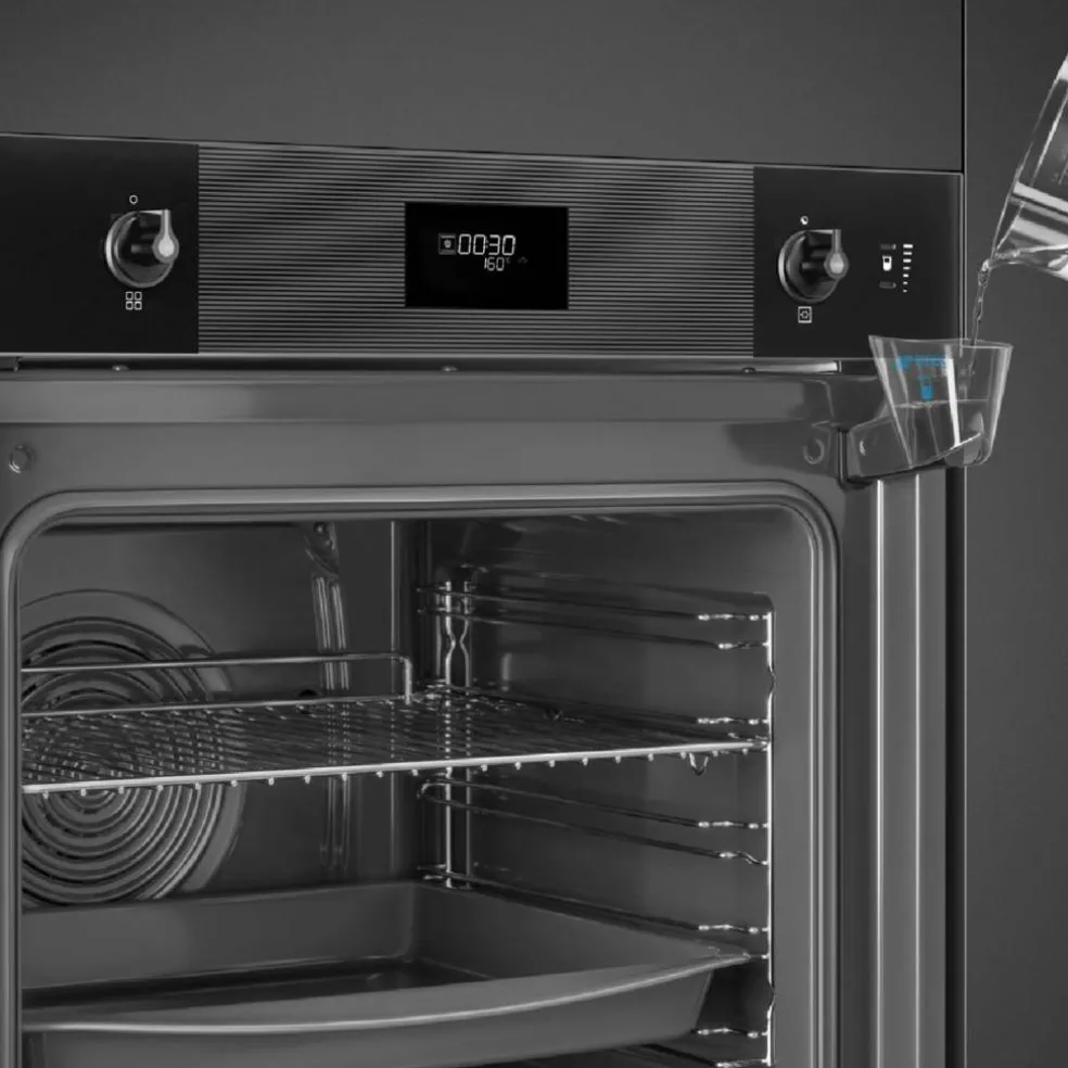 SO6101S2B3 Inbyggnadsugn 68 liter, svart