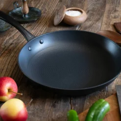 Stekpanna i lättviktsgjutjärn 32 cm