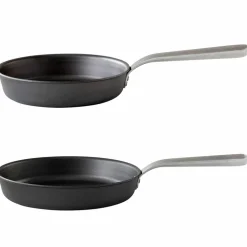 Stekpanneset kolstål/rostfritt stål, 24 + 28 cm