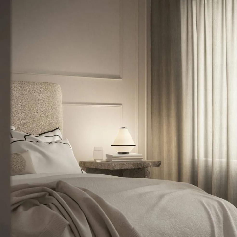 Tafta portabel bordslampa, röd/off-white