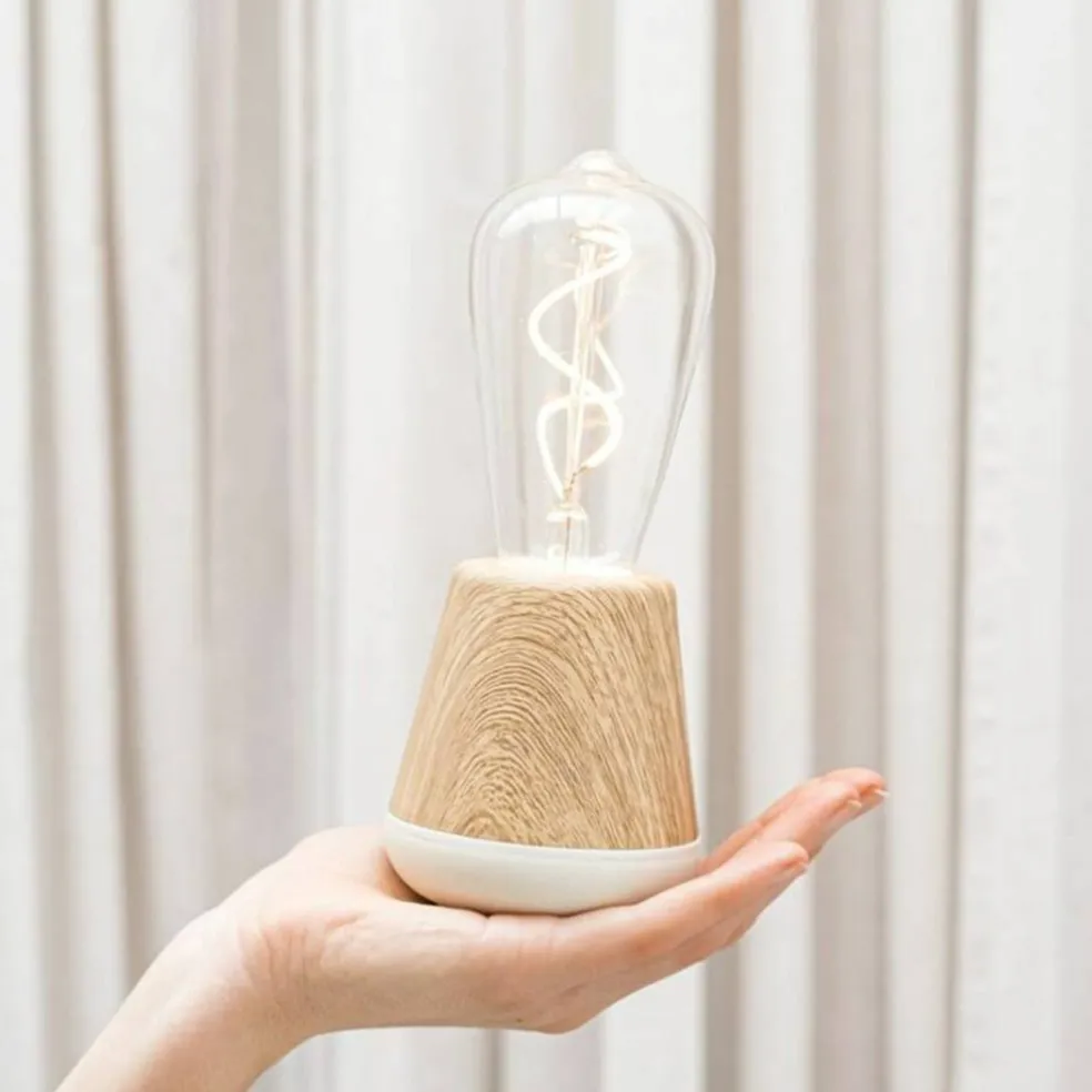 The Humble One bordslampa, walnut
