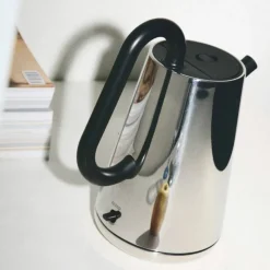 Toru vattenkokare 1,7 liter, svart/stål