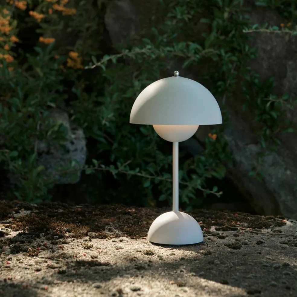 &Tradition Flowerpot VP9 bärbar lampa, mattvit