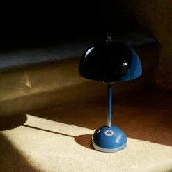&Tradition Flowerpot VP9 bärbar lampa, mattvit