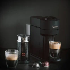 Vertuo Next Value Pack kaffemaskin och mjölkskummare, svart