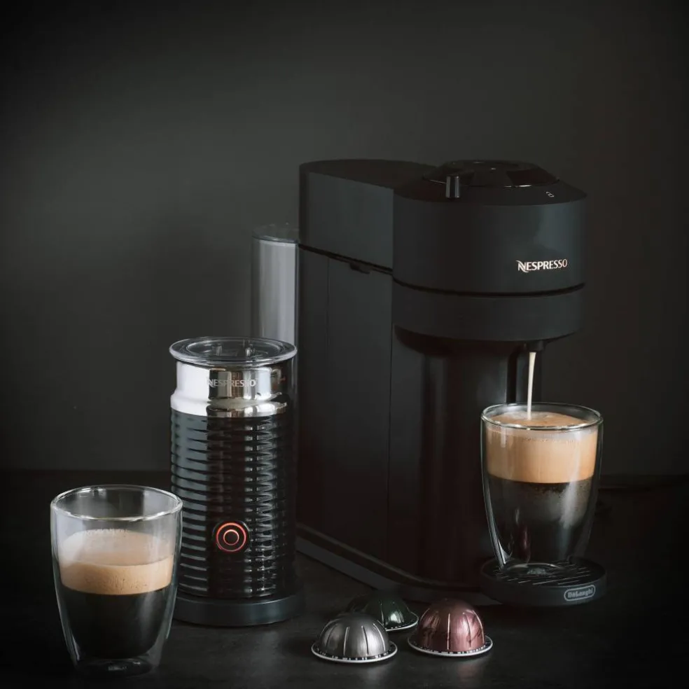 Vertuo Next Value Pack kaffemaskin och mjölkskummare, svart